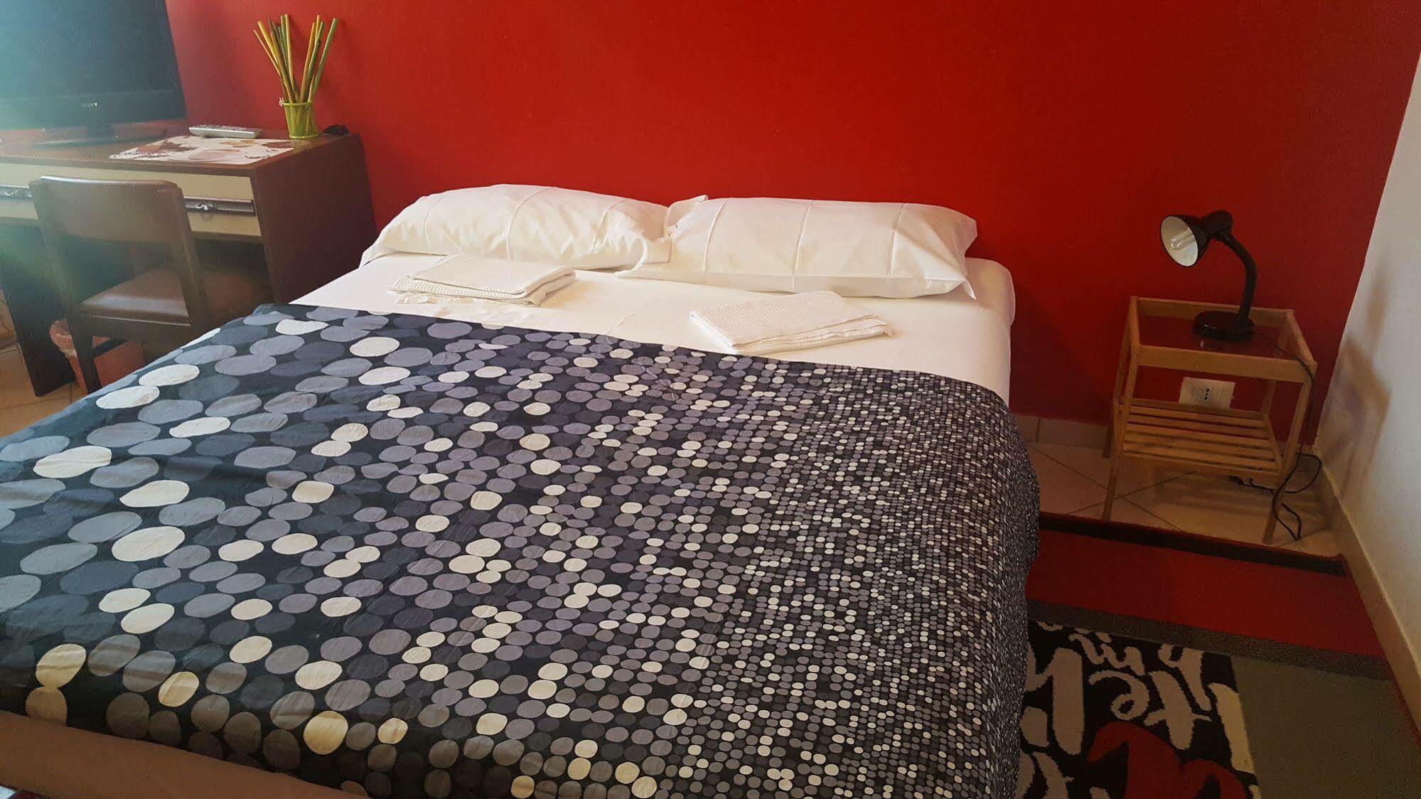 Stazione Centrale Bed and Breakfast Bolonia Exterior foto